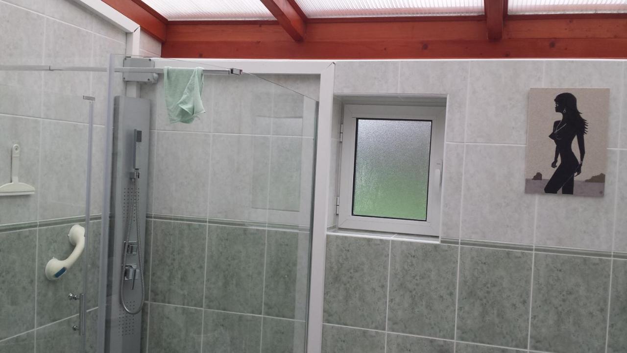 Chambre Privee Avec Salon, Garage Voiture, Velos, Motos Tourville-sur-Arques Exteriör bild