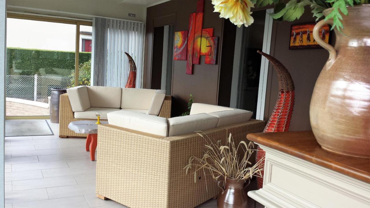 Chambre Privee Avec Salon, Garage Voiture, Velos, Motos Tourville-sur-Arques Exteriör bild