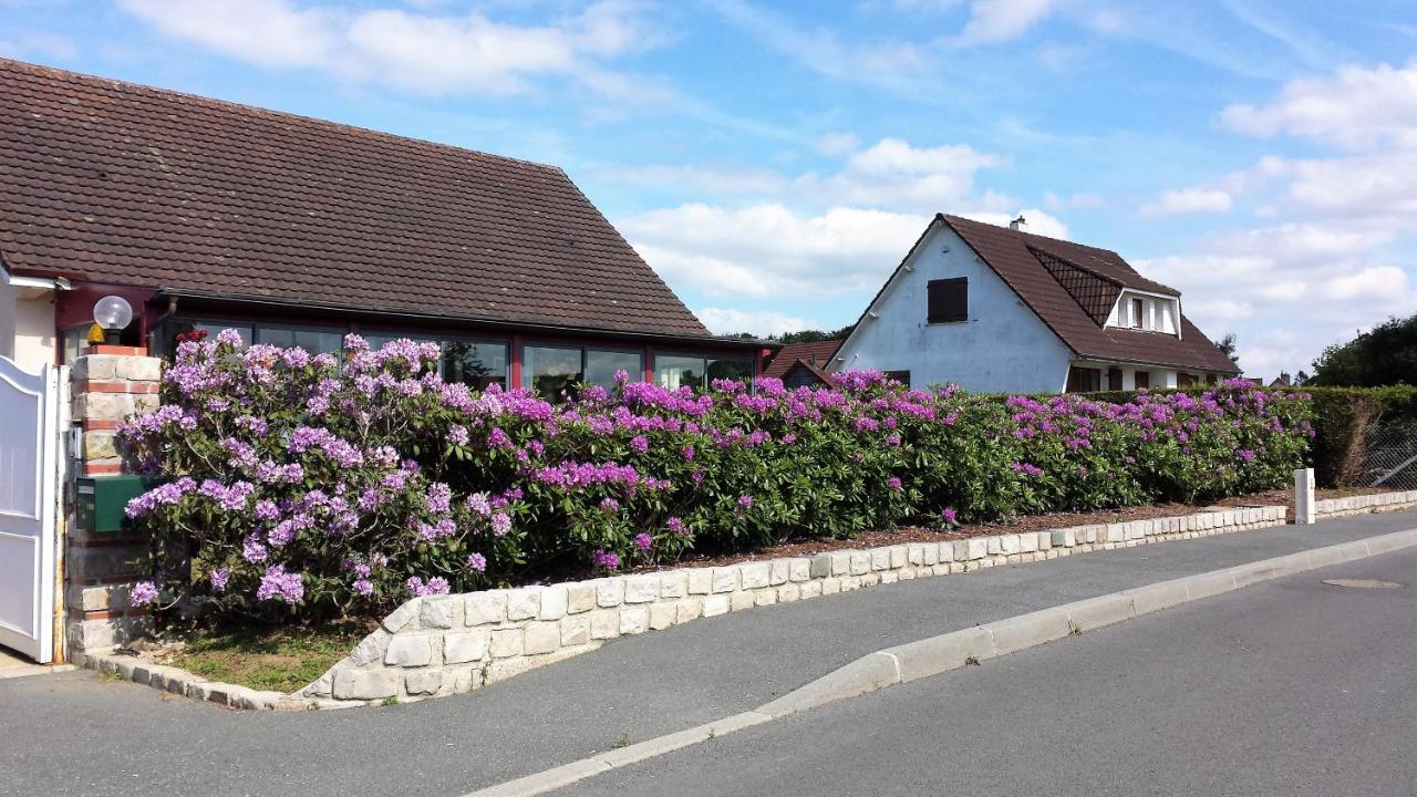 Chambre Privee Avec Salon, Garage Voiture, Velos, Motos Tourville-sur-Arques Exteriör bild