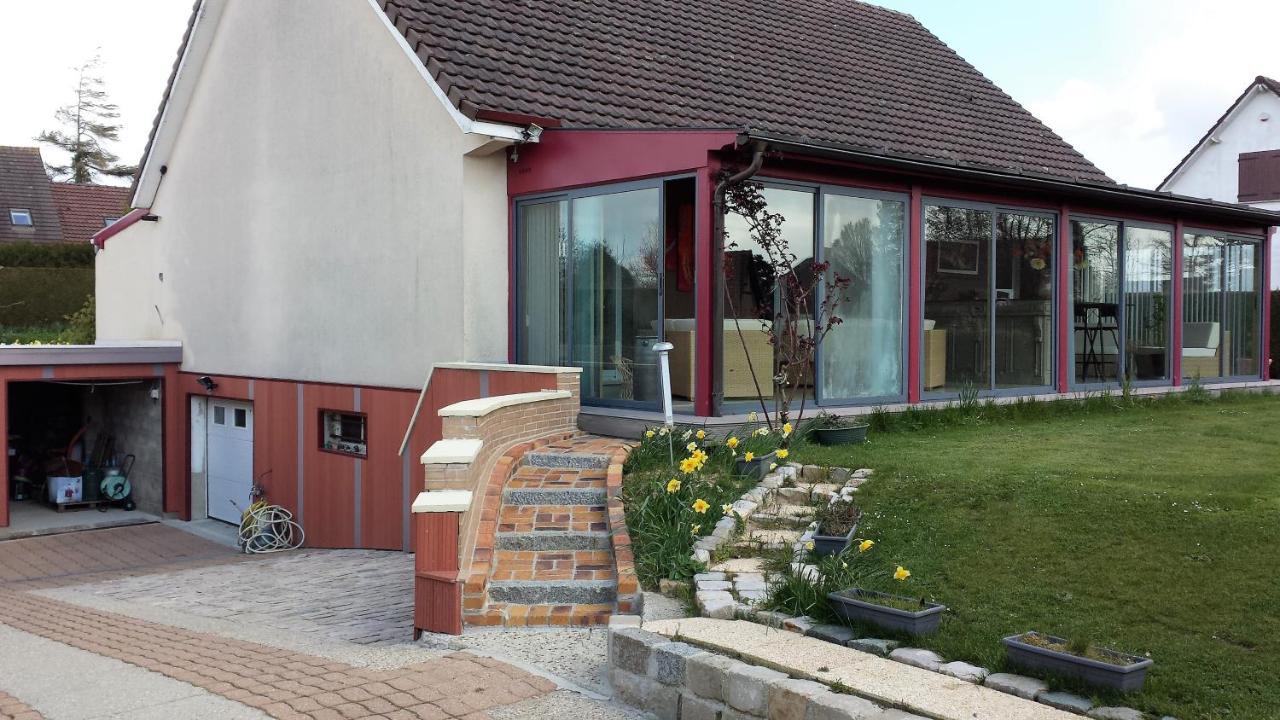 Chambre Privee Avec Salon, Garage Voiture, Velos, Motos Tourville-sur-Arques Exteriör bild