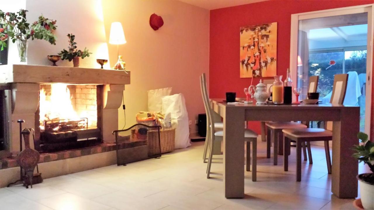Chambre Privee Avec Salon, Garage Voiture, Velos, Motos Tourville-sur-Arques Exteriör bild