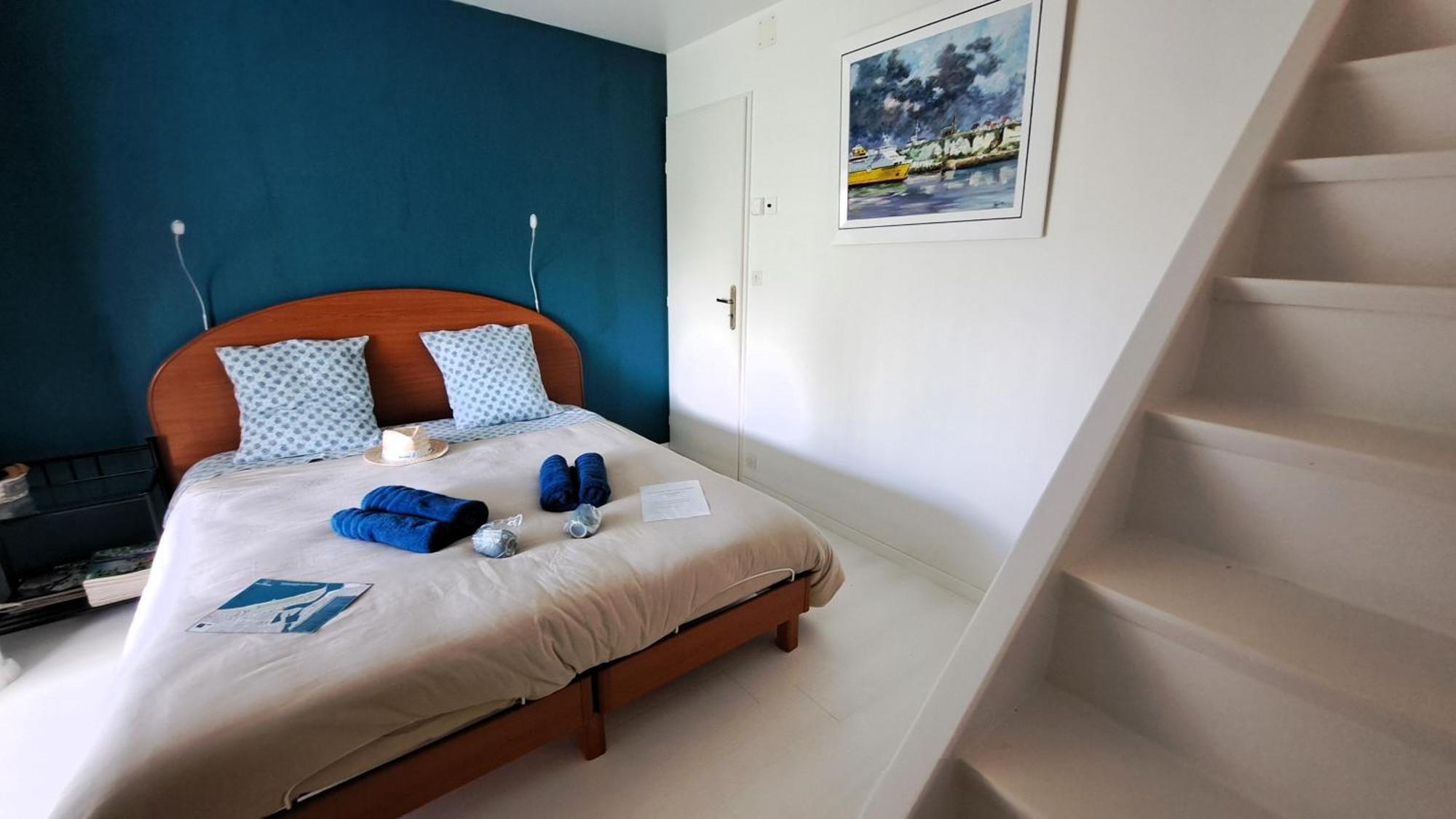 Chambre Privee Avec Salon, Garage Voiture, Velos, Motos Tourville-sur-Arques Exteriör bild