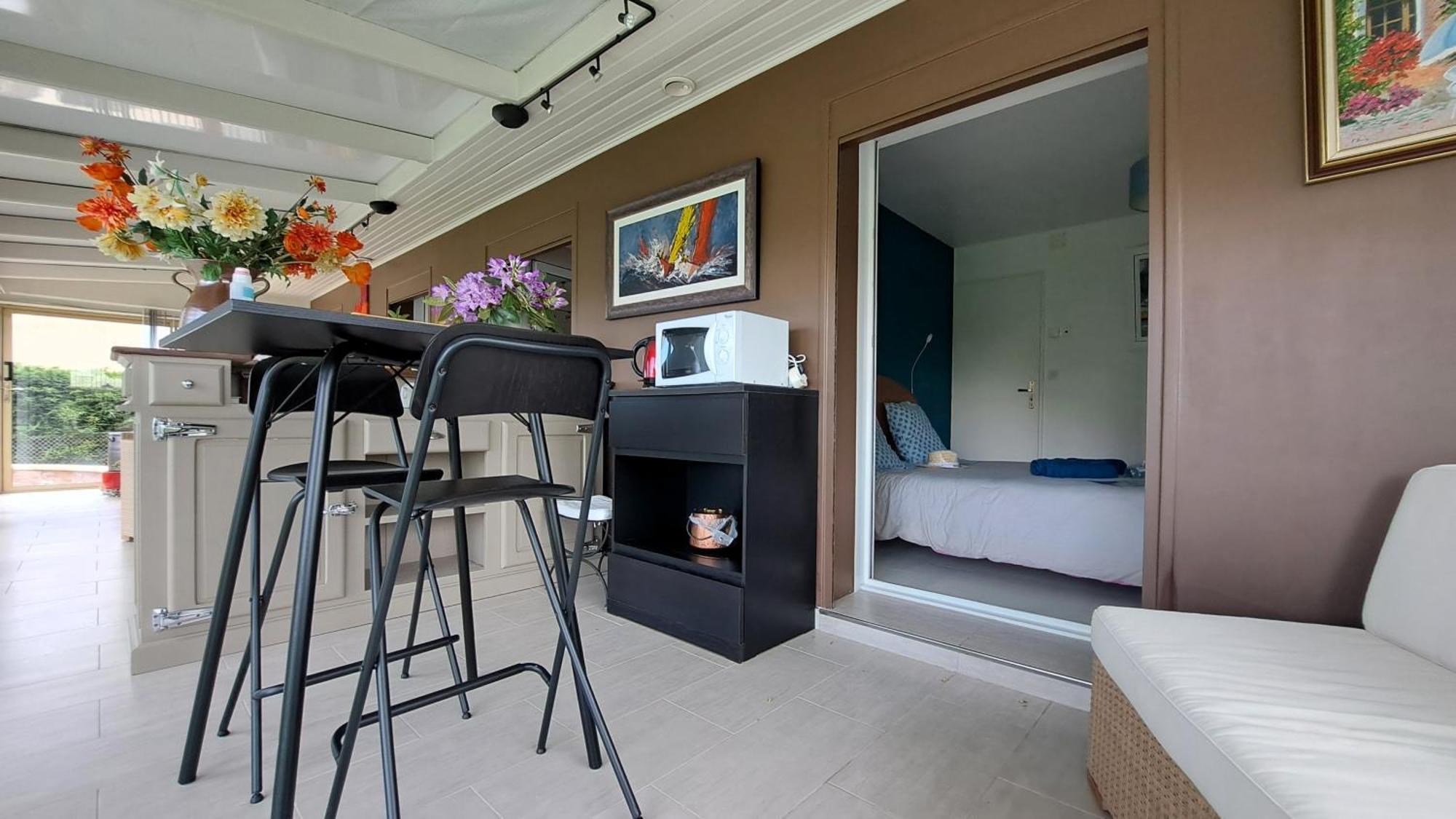 Chambre Privee Avec Salon, Garage Voiture, Velos, Motos Tourville-sur-Arques Exteriör bild