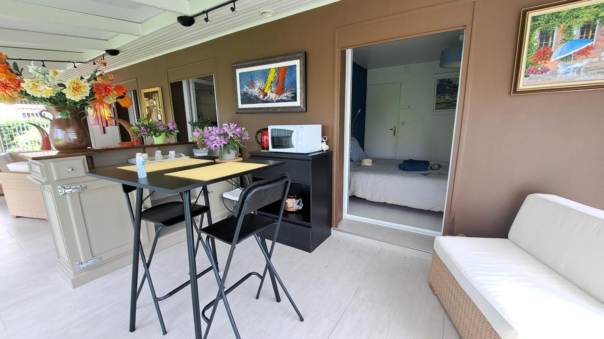 Chambre Privee Avec Salon, Garage Voiture, Velos, Motos Tourville-sur-Arques Exteriör bild