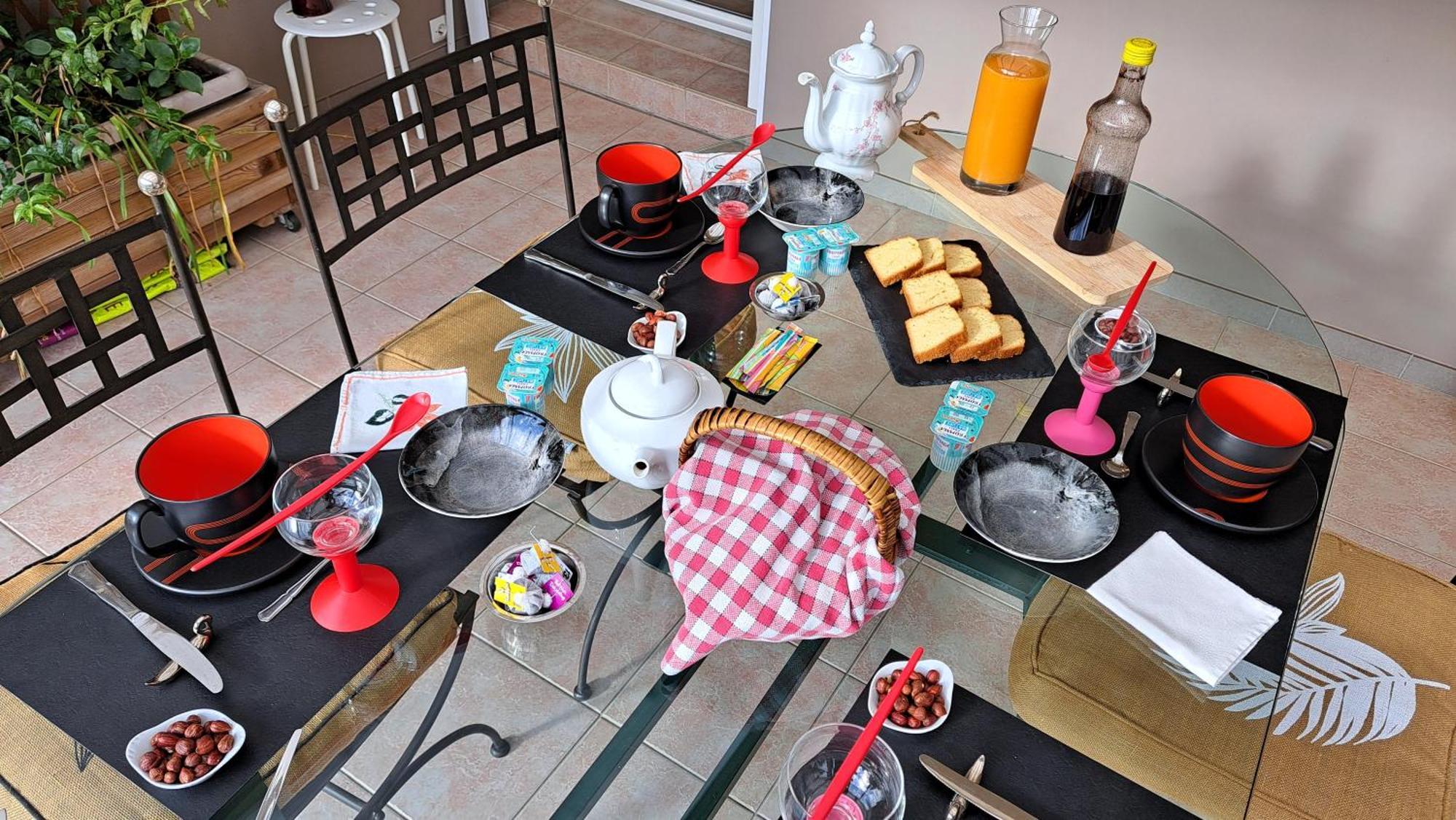 Chambre Privee Avec Salon, Garage Voiture, Velos, Motos Tourville-sur-Arques Exteriör bild
